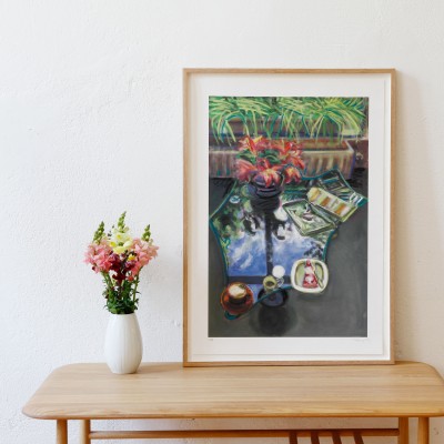 Glastisch mit Blumen I